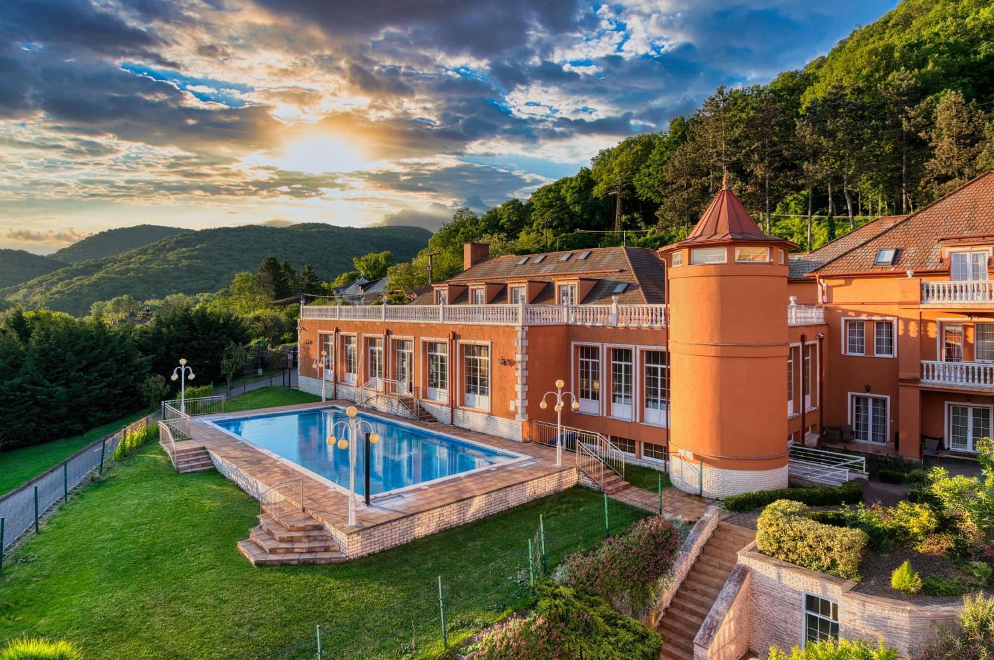 Bellevue 3* Esztergom